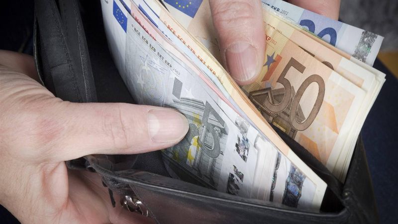 geld, vakantiegeld,. AOW, geldzaken, AOW'er