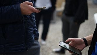 Seksvragen stellen aan ChatGPT? Populair onder jongeren, maar 'riskant', volgens experts
