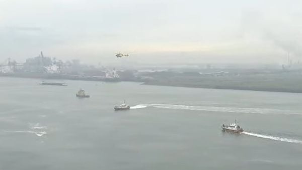 hulpdiensten vliegtuigcrash bij Rotterdam