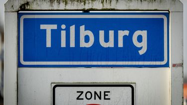 Vrouw in Tilburg gewond na neerstorten gevel op veertien hoog