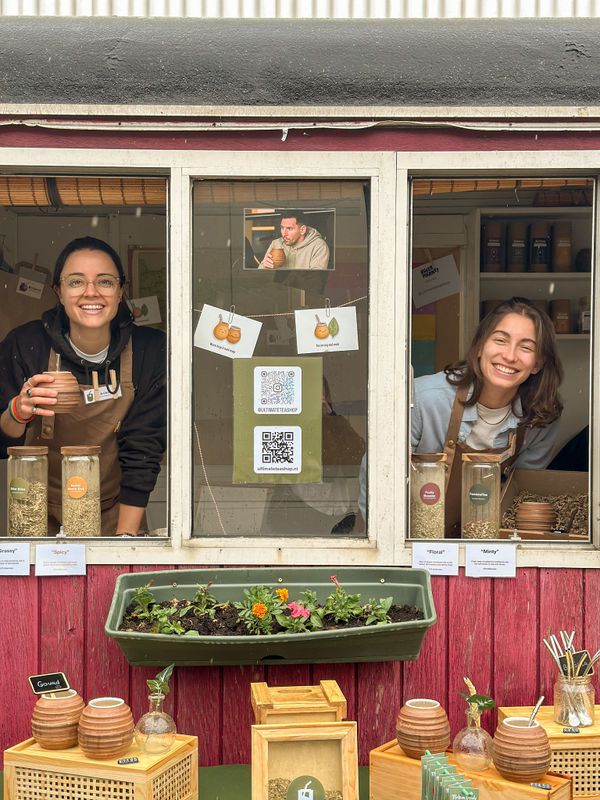 aniek en lorence jong en ondernemend