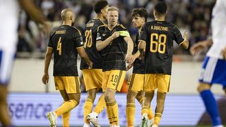 SPLIT - (l-r) Sofyan Amrabat van Ajax, Aaron Bouwman van Ajax, Davy Klaassen van Ajax, Jofre Torrents van Ajax en Abdellah Ouazane van Ajax vieren de 1-1 tijdens de Conference League wedstrijd tussen Hadjuk Split en Ajax in Stadion Poljud op 15 oktober 2026 in Split, Kroatië. SONNY LENSEN / ANP