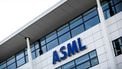 VELDHOVEN - Exterieur van het hoofdkantoor van ASML. Tijdens de presentatie van de kwartaal- en jaarcijfers door de Veldhovense chipmachinefabrikant ging de aandacht sterk uit naar de verwachtingen ten aanzien van China, handelsrestricties en de mate waarin het bedrijf verwacht te profiteren van de opkomst van kunstmatige intelligentie (AI). ANP ROB ENGELAAR