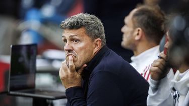 AMSTERDAM - AFC Ajax coach Oscar Garcia tijdens de Nederlandse Eredivisie wedstrijd tussen AFC Ajax en PSV in de Johan Cruijff ArenA op 2 mei 2026 in Amsterdam, Nederland. KOEN VAN WEEL / ANP