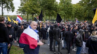 DEN HAAG - Demonstranten tijdens een protest onder de noemer 'Wij Zijn Het Volk' op het Malieveld. LINA SELG / ANP