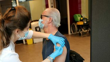 vaccineren, coronavaccinatie, vaccin, opkomst, urk
