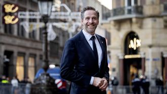 AMSTERDAM - Hugo de Jonge komt aan bij het Koninklijk Paleis voor de traditionele nieuwjaarsontvangst door Koning Willem-Alexander en Koningin Maxima. Het koningspaar ontvangt enkele honderden gasten uit politiek en openbaar bestuur en uit diverse sectoren van de Nederlandse samenleving. ANP KOEN VAN WEEL