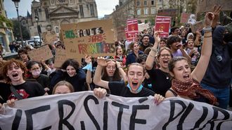 Protesters rally during a demonstration of high-school students as part of a nationwide protest movement over learning conditions in Paris, on October 6, 2026. Since late September, pupils have barred the entrances to hundreds of schools, complaining of teacher absences, overloaded timetables, dilapidated classrooms and buildings ill-adapted to rising temperatures, among other grievances.
Kiran RIDLEY / AFP