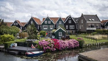 Een foto van het dorp Marken