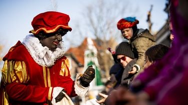 Tegenstanders roetveegpiet komen met eigen Sinterklaasjournaal
