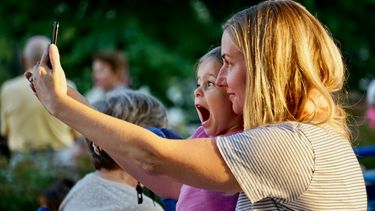 Amerikaanse familievloggers moeten kinderen betalen: hoe zit dat in Nederland?