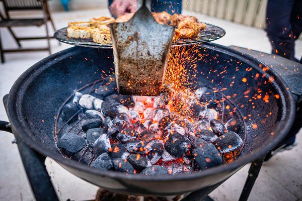barbecue op houtskool