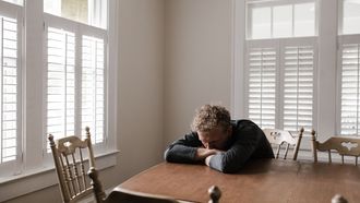 Mentale problemen kunnen mannen sterker sociaal isoleren dan vrouwen, blijkt uit jarenlang onderzoek