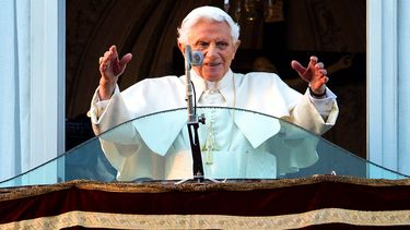 Afgetreden paus spreekt zich uit tegen homohuwelijk