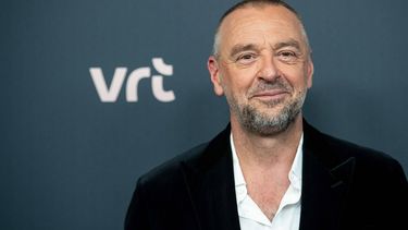 Belgian TV host Tom, director and actor Yvo Adrien Waes poses as he arrives at the 16th edition of the MIA's (Music Industry Award) award show, in Antwerp, on January 24, 2024.  
JONAS ROOSENS / Belga / AFP