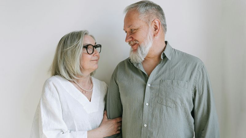 Het Dilemma: ‘Kan ik mijn schoonouders blijven ontwijken of moet ik me eroverheen zetten?’