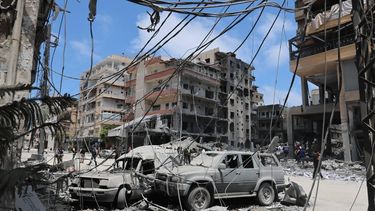 epa13010691 Damaged cars are seen after an Israeli airstrike that targeted the city of Tyre, Lebanon, 02 June 2026. The Lebanese Ministry of Health said that, as of 01 June, Israeli attacks across Lebanon have killed more than 3,435 people and injured more than 10,400, since renewed hostilities between Israel and Hezbollah began.  EPA/WAEL HAMZEH