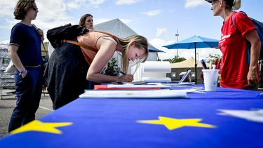 EU-feitjes: de Belgen móeten verplicht stemmen… 