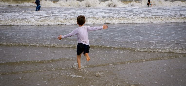 'Moet ik mijn zoon (10) op vakantie laten gaan met zijn vriend?'