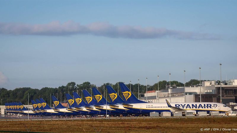 epa11599611 Ryanair planes are parked during a strike at the Brussels South Charleroi Airport in Gosselies, Belgium, 12 September 2024. According to Brussels South Charleroi Airport, all scheduled flights on 12 September have been canceled due to a common front strike.  EPA/OLIVIER HOSLET