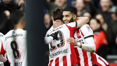 EINDHOVEN - (l-r) Sergino Dest of PSV Eindhoven, Esmir Bajraktarević of PSV Eindhoven, Ismael Saibari of PSV Eindhoven vieren de 3-0 tijdens de Nederlandse Eredivisie wedstrijd tussen PSV en Feyenoord in het Phillips stadion op 1 februari 2026 in Eindhoven, Nederland. MAURICE VAN STEEN / ANP