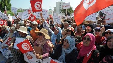 Tunesië protesteert tégen vrouwen- en homorechten