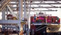ROTTERDAM - Hutchison Ports ECT Rotterdam in de haven van Rotterdam. Vakbond FNV kondigt werkonderbrekingen aan bij het grootste containeroverslagbedrijf van Europa. Volgens de vakbond weigert de onderneming akkoord te gaan met een werkzekerheidsgarantie voor het personeel, terwijl er de laatste jaren veel te weinig zou zijn geinvesteerd in de locatie in het Rotterdamse havengebied. ANP JEFFREY GROENEWEG