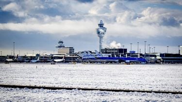 vluchten geannuleerd schiphol sneeuwval Eindhoven Vliegen wel