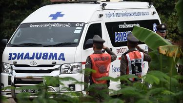 8 Thaise voetballers gered uit grot, nog 5 vast