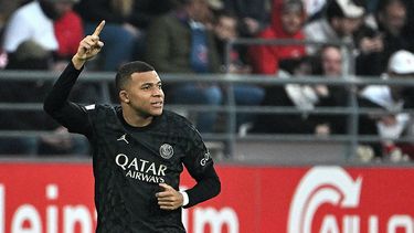 2023-11-11 17:42:05 Paris Saint-Germain's French forward #07 Kylian Mbappe celebrates after opening the scoring during the French L1 football match between Stade de Reims and Paris Saint-Germain (PSG) at Stade Auguste-Delaune in Reims, northern France on November 11, 2023. 
FRANCOIS NASCIMBENI / AFP