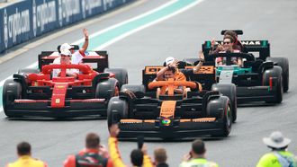 De coureurs in de LEGO Formule 1-auto's. Foto: