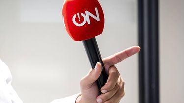 DEN HAAG - Een plopkap van omroep Ongehoord Nederland (ON) tijdens het wekelijkse vragenuur in de Tweede Kamer. ANP REMKO DE WAAL