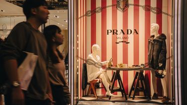 luxe prada chanel merken luxeproducten consumenten