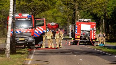 WEERT - Brandweer bij de Weerterheide in Limburg waar een natuurbrand is uitgebroken. De brand woedt op een militair oefenterrein. IRIS VAN DEN BROEK / ANP