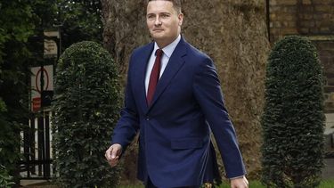 Britain's Health Secretary Wes Streeting arrives at Downing Street to meet with the prime minister in central London on May 13, 2026. Britain's Prime Minister Keir Starmer, fighting to face down a revolt within his ruling Labour party, has promised his government will be 