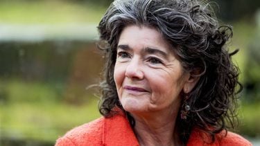 ARNHEM - Presentatrice en WNF-ambassadeur Dieuwertje Blok leest kinderen voor uit het prentenboek van het jaar 2018, Ssst! De tijger slaapt (Britta Teckentrup) bij het tijgerverblijf in BurgersÕ Zoo. Zij deed dit ter afsluiting van de Nationale Voorleesdagen. ANP REMKO DE WAAL