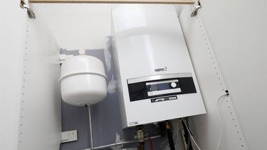 NIEUWEGEIN - Een warmtepomp in een huishouden. Om de afspraken in het klimaatverdrag van Parijs binnen bereik te krijgen, zullen in de toekomst cv-ketels moeten worden vervangen door duurzame alternatieven, zoals de warmtepomp. ANP BAS CZERWINSKI