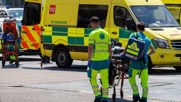 epa13066547 Medical team at the scene as a Eurostar train from Liege got stuck outside the train station, and passengers got unwell due to the heat in Leuven, Belgium, 26 June 2026. The civil protection evacuates passengers and distributes water to the passengers. Authorities activated the alert phase of the national ozone and heatwave plan across the entire country in response to the prolonged period of extreme heat. The temperatures in Belgium are expected to remain above 30°C throughout the week, with highs reaching up to 38°C.  EPA/OLIVIER MATTHYS