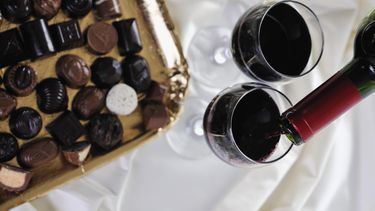 Rode wijn en chocolade wondermiddelen tegen rimpels?