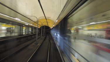 Man overlijdt na vechtpartij metrostation Rotterdam