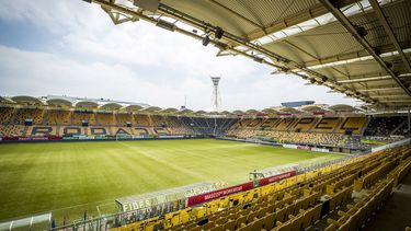 Op deze foto zie je het stadion van Roda JC