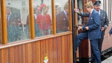 'Koning Willem-Alexander moet vaker met de trein'