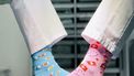 Jonge artsen 'pimpen' doktersoutfit met sokkenlijn en steunen goede doelen
