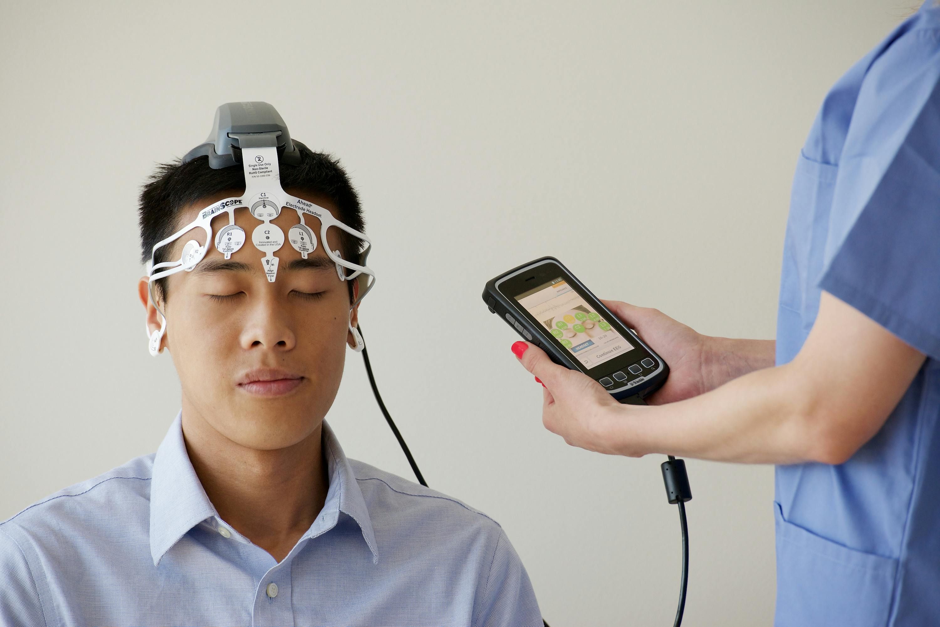 ADHDの人が時々空想したり、気が散ったりする理由に関する研究：「脳が睡眠モードに切り替わる」