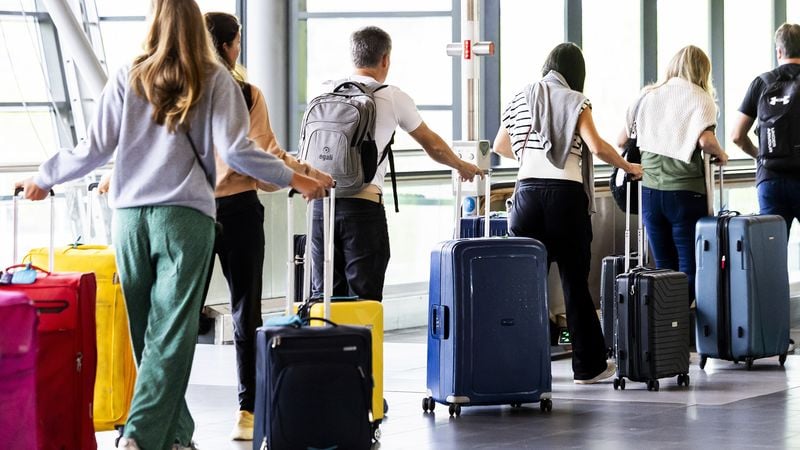 gevaarlijke vakantiefoto, criminelen, identiteitsfraude, vliegen, vakantie