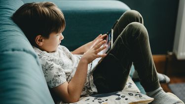 kinderen, schermtijd, opvoeding, telefoon, smartphone