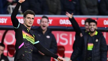 Guus Til PSV