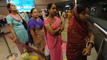 Vrouwen in India mogen mes mee in openbaar vervoer