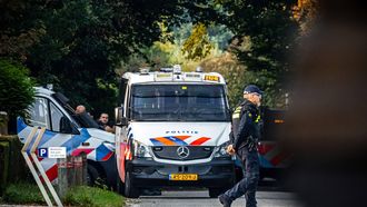 OVERASSELT - Een politieafzetting bij de Ewijkseweg een dag na het schietincident in het Gelderse Overasselt. Bij het incident kwam een 51-jarige man uit Wijchen om het leven en raakten twee agenten gewond. ROB ENGELAAR / ANP