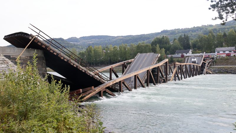 brug Noorwegen ingestort Tretten